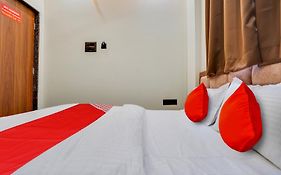 Oyo 82080 Hotel Rs